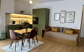 Flora Apartments